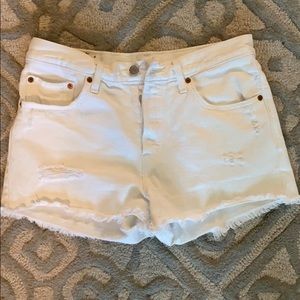 LEVIS HIGH RISE SHORTS
